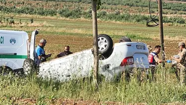 Takla atıp tarlaya devrildi: 1 ölü