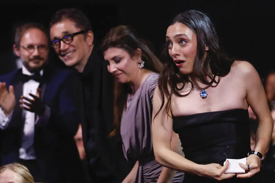 MERVE DİZDAR'IN CANNES'DAKİ ÖDÜL KONUŞMASI 5