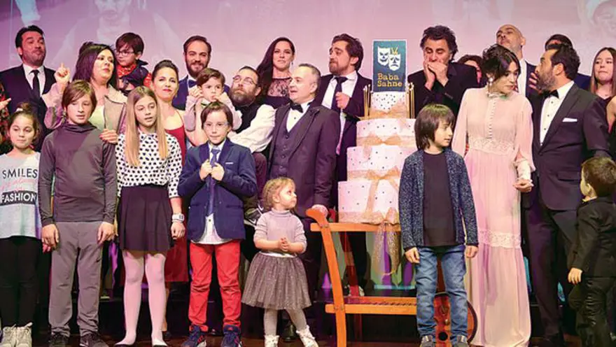 Dümbüllü'nün fesi artık Şevket Çoruh'ta (Baba Sahne açıldı) 18