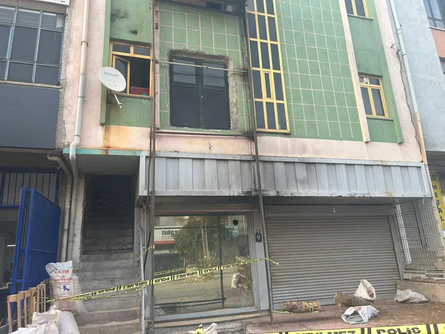 Yük asansörüne sıkışan çocuk hayatını kaybetti 3