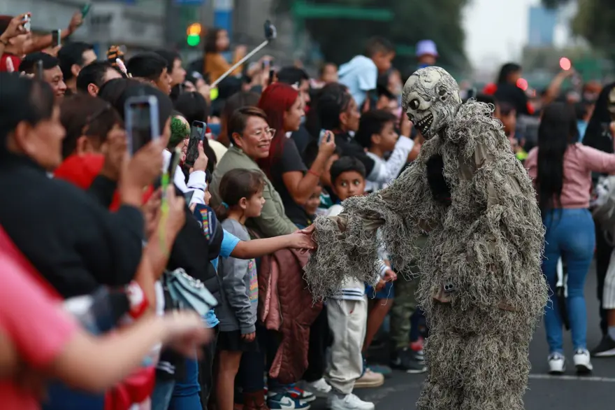 Mexico City'de "zombi işgali'' 1
