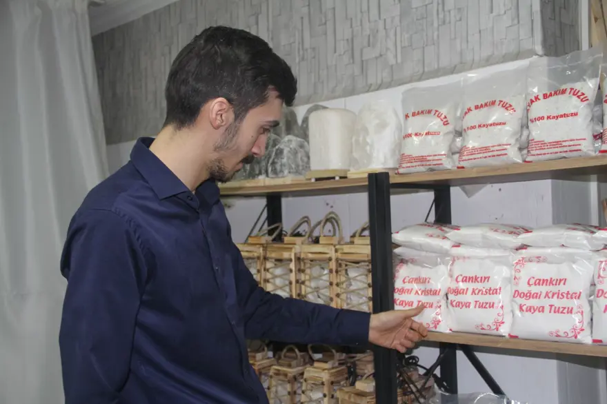 Dünyanın en saf tuzları arasında yer alıyor: Hayalindeki işi kurdu şimdi dört bir yana gönderiyor 3