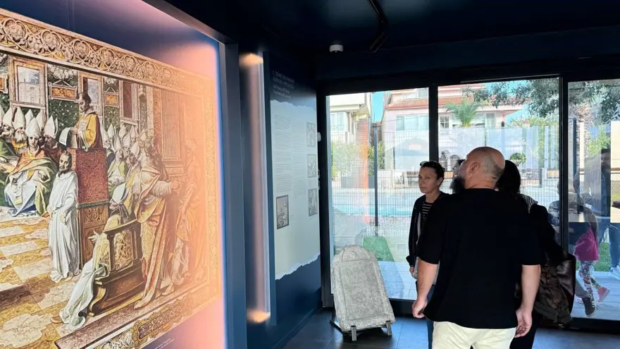 Papa'nın ziyareti öncesi İznik'te sergilenen 2 bin yıllık beddua 1 Papa'nın ziyareti öncesi İznik'te sergilenen 2 bin yıllık beddua 1