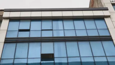 Esenyurt'ta ruhsatsız muayenehane ve klinikler mühürlendi