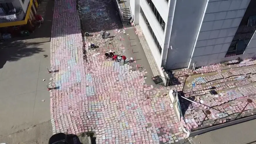 Bartın'da sel sonrası 70 bin evrakı sererek kurutma 6