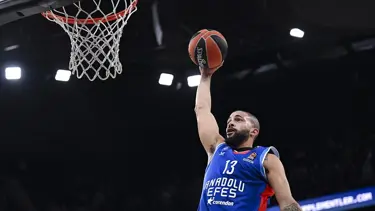 Anadolu Efes-Maccabi Playtika maçı Letonya'da oynanacak