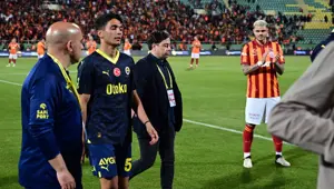 Yarıda kalan Süper Kupa'dan tarihi notlar: 90 yıl sonra ilk yaşandı Yarıda kalan Süper Kupa'dan tarihi notlar: 90 yıl sonra ilk yaşandı