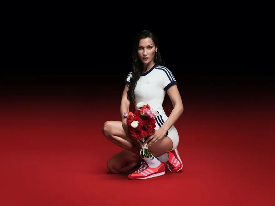 Bella Hadid spor giyim markası için poz verdi 1