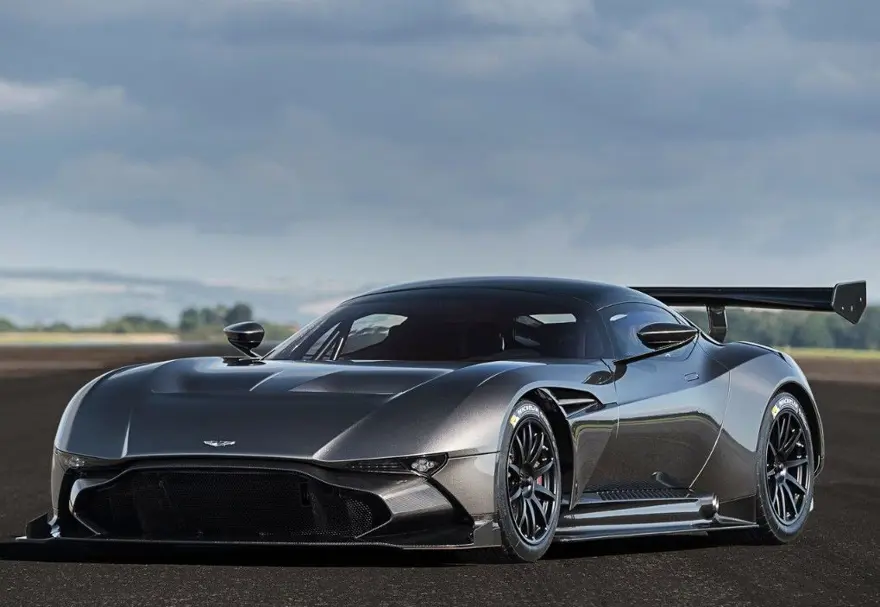 Aston Martin Vulcan 18