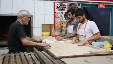 Fırıncıların sıcak havada zorlu ekmek mesaisi: ''Bu işi yapmak zorundayız''