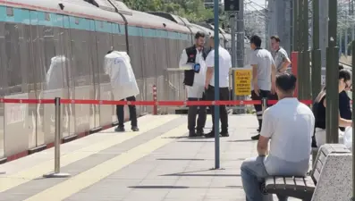 Marmaray'da bir kişi intihar etti
