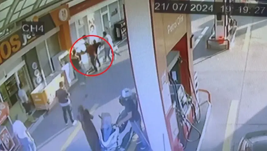 "Niye çöp atıyorsun?" deyince15 kişi saldırdı 2