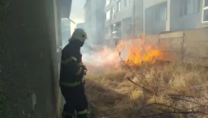 Erzincan'daki örtü yangını söndürüldü