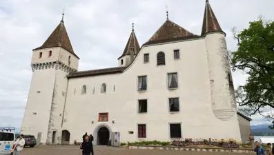 Liman kenti Nyon turistlerin odak noktası