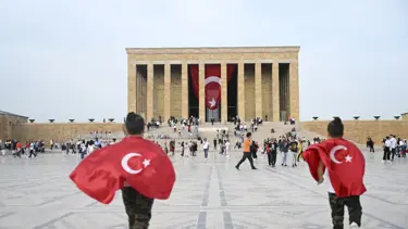 23 Nisan'da Anıtkabir'i 100 bini aşkın kişi ziyaret etti