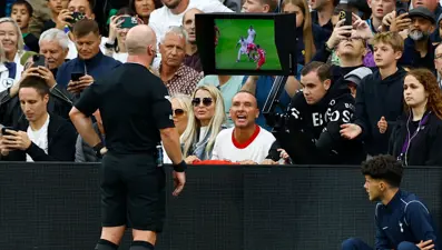 Premier Lig'den Liverpool maçının 2 hakemi hakkında karar