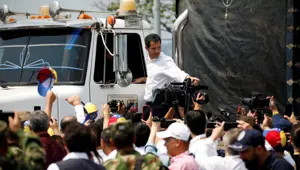 Muhalif lider Guaido, Venezuela'ya insani yardımların girdiğini savundu