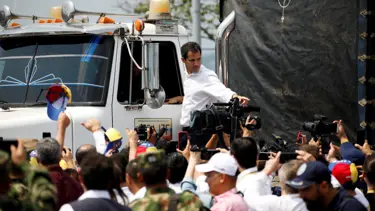 Muhalif lider Guaido, Venezuela'ya insani yardımların girdiğini savundu