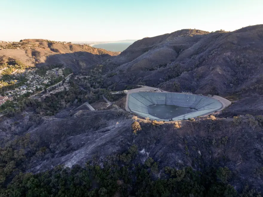 1 MİLYON GALONLUK TANKLAR HEMEN BOŞALDI 1