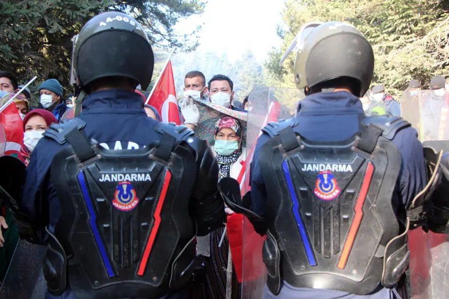 Bolu'da yaylada yıkım gerginliği 19