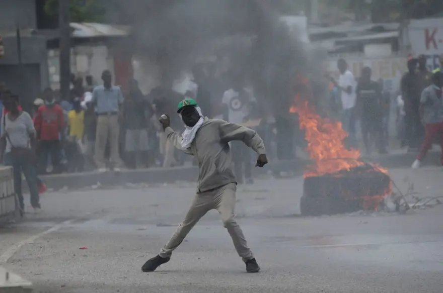Haiti'de hükümet karşıtı protestolar şiddet olaylarına sahne oluyor 