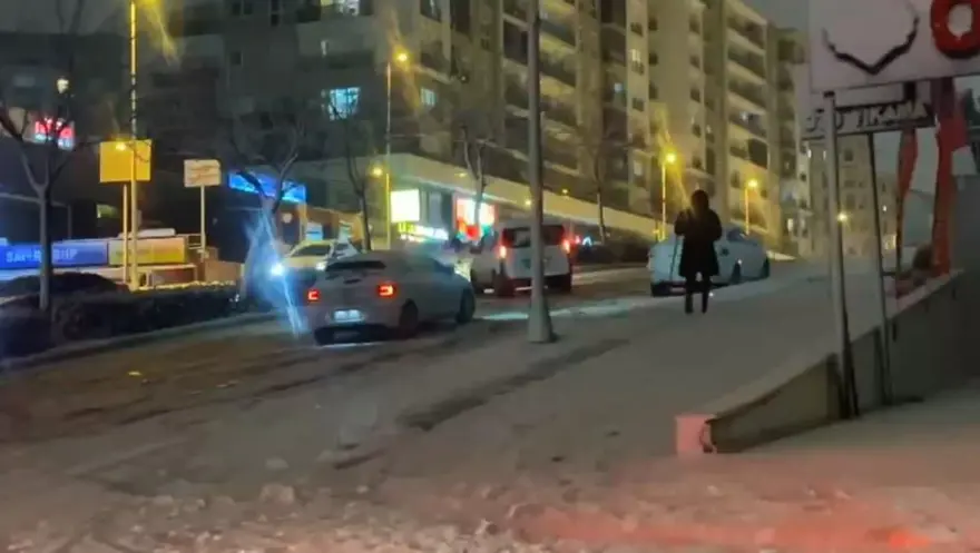 BAZI ARAÇLAR YOLDA KALDI 2