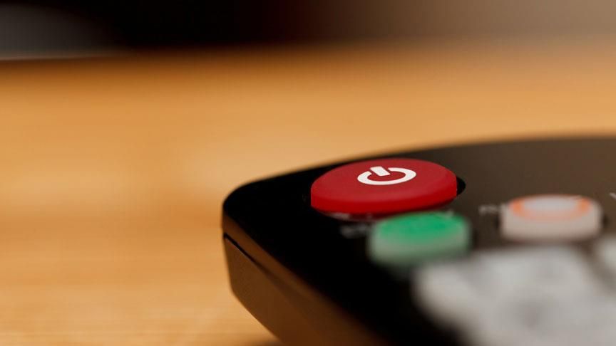 Televizyonlara yapay zekalı çoklu dil desteği geldi