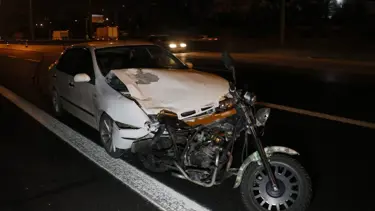 Adana'da otomobil motosiklete çarptı: 1 ölü, 2 yaralı
