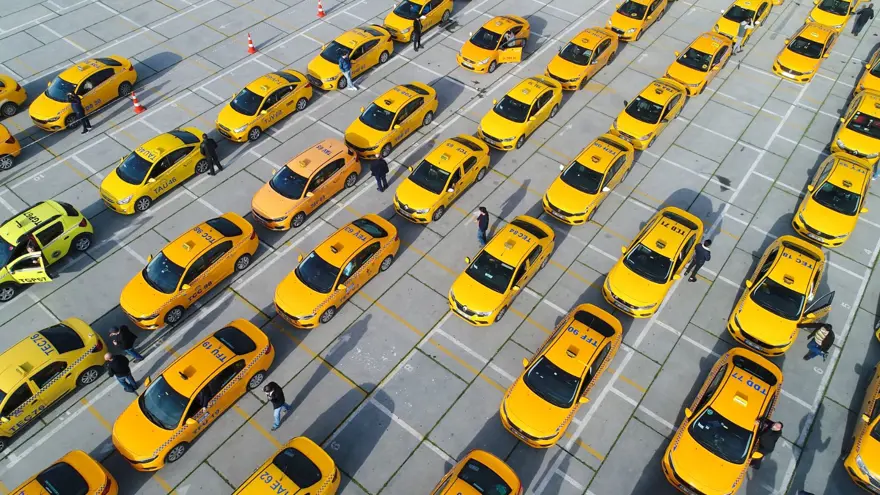 İstanbul'un taksileri değişiyor! Yeni tasarım için anket başlatıldı... İşte 5 farklı tasarım 1
