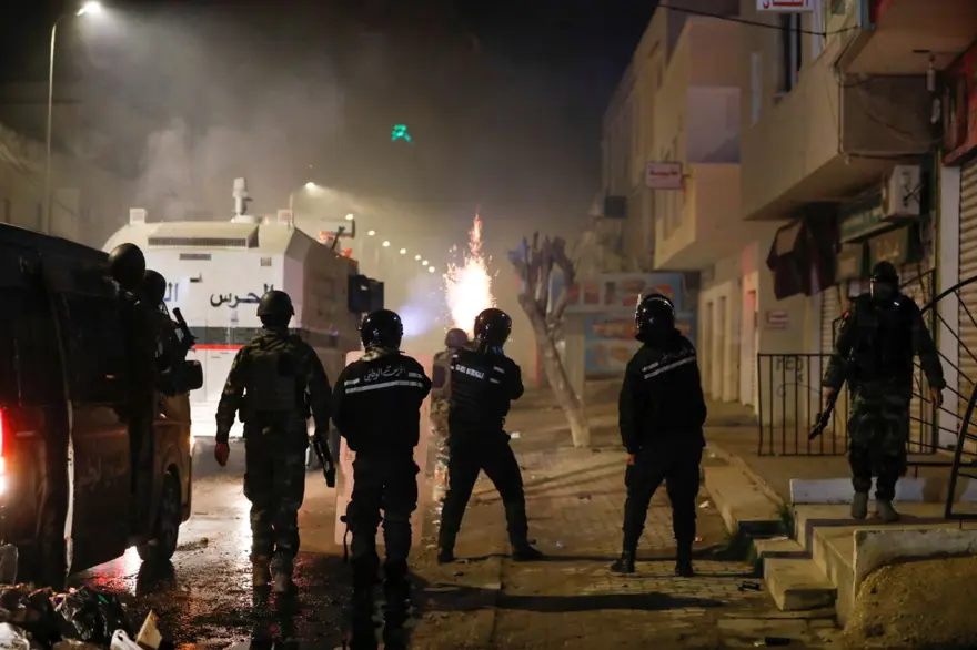 Tunus'ta protestolar 5. gününde: 632 gözaltı 4