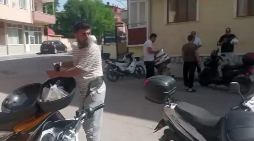 25 kurye aynı adrese gelince gerçek ortaya çıktı: İletişimbilgileri ele geçirildi, adına sahte siparişler verildi 1