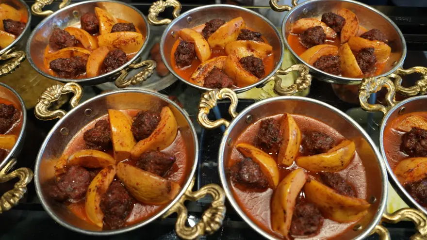 İftarın favorisi oldu: Sadece belirli aylarda odun ateşinde hazırlanıyor 1