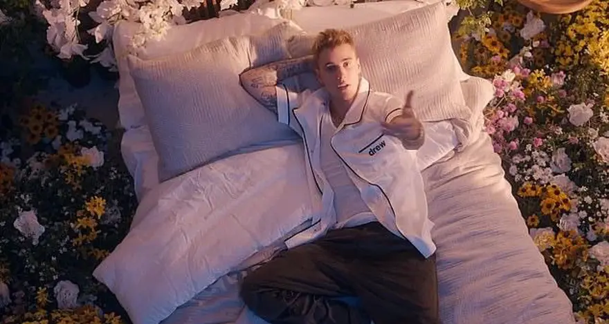 Justin Bieber ve Hailey Bieber’dan romantik klip 3
