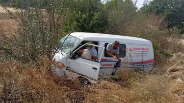 Kırklareli'nde panelvan araç şarampole uçtu