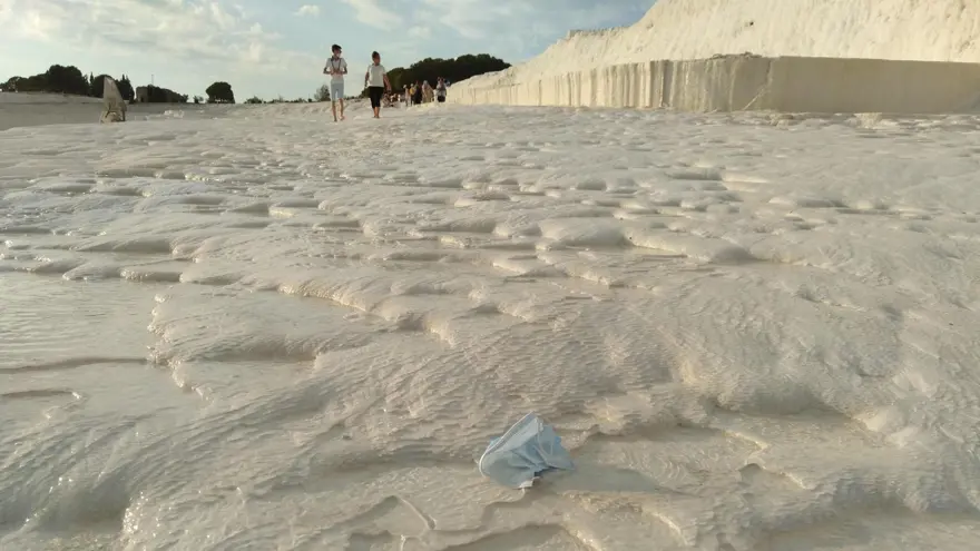 Pamukkale'de utandıran görüntüler 2 Pamukkale'de utandıran görüntüler 2