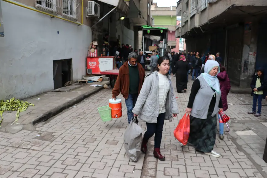 Diyarbakır'da ağır hasarlı binaya tahliye 4