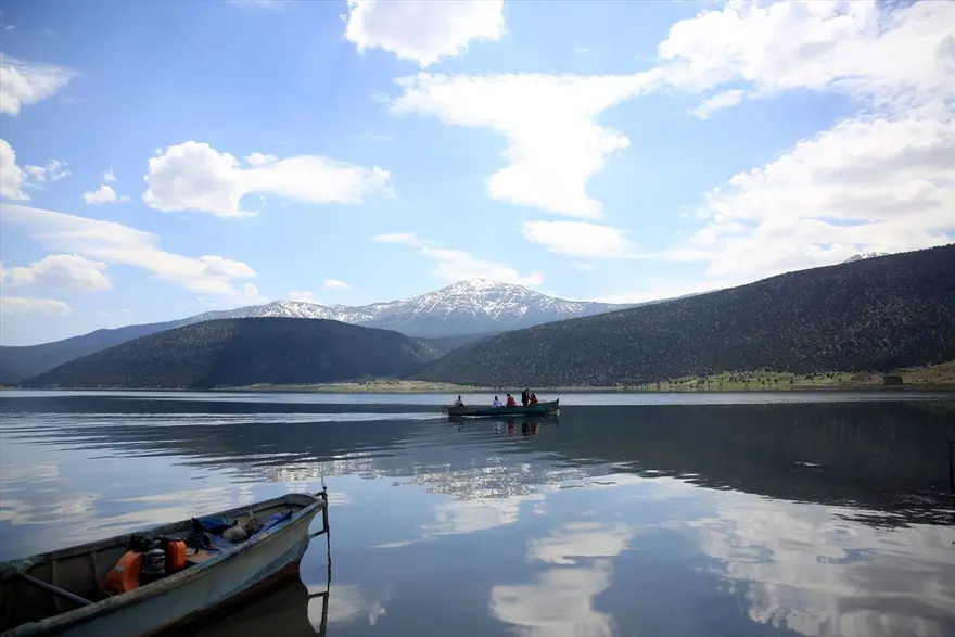 Gölün ortasındaki adada corona virüsten izole bir hayat sürdürüyorlar 9
