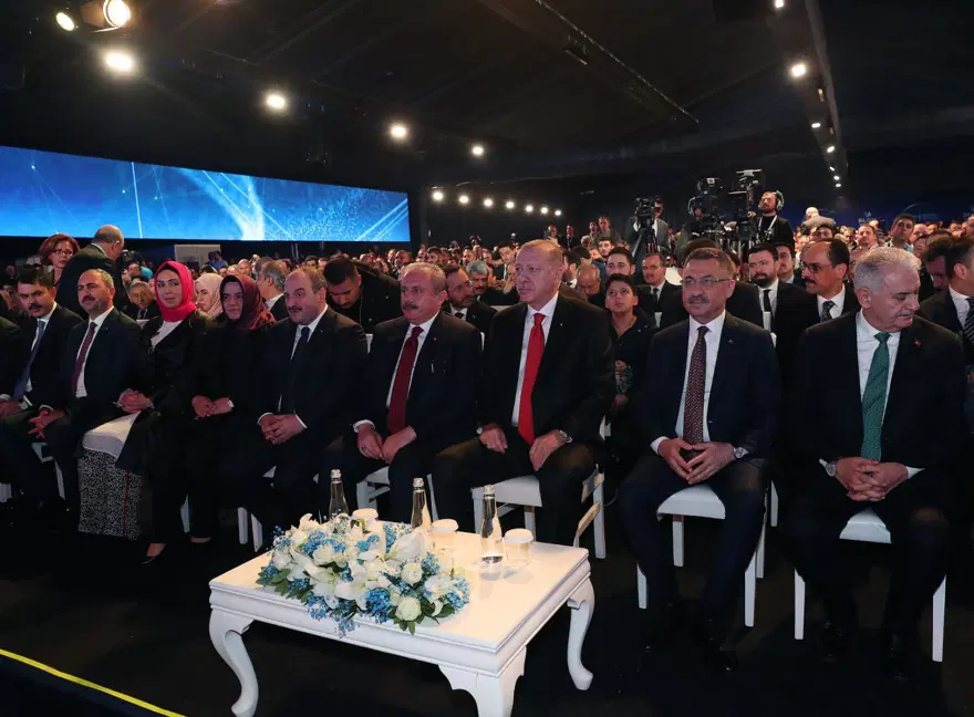 Cumhurbaşkanı Erdoğan "Devrim"in direksiyonuna geçti 2 Cumhurbaşkanı Erdoğan "Devrim"in direksiyonuna geçti 2