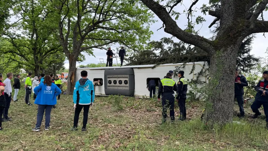SONDAKİKA HABERİ | Kırklareli’nde yolcu otobüsü devrildi: 11 yaralı SONDAKİKA HABERİ | Kırklareli’nde yolcu otobüsü devrildi: 11 yaralı