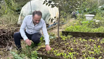 Balkonunda hobi olarak başlamıştı, ülkenin umudu oldu: &quot;Alın yiyin çekirdeklerini bana getirin diyorum&quot;