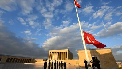 Anıtkabir'e özel bayrak değişim töreni