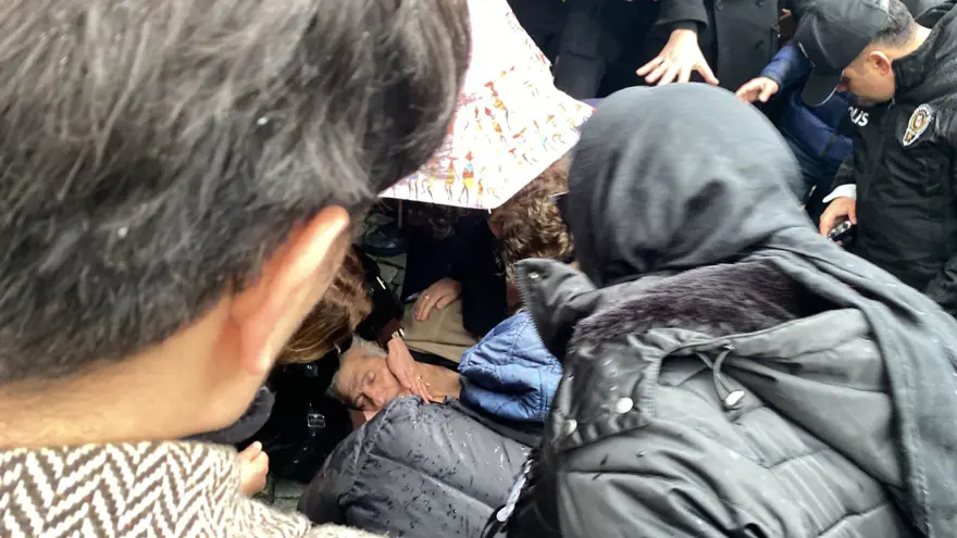 BÜYÜK OĞLU BAYGINLIK GEÇİRDİ 18