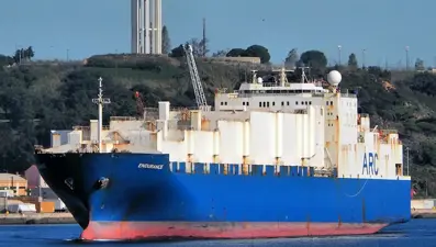 ABD askeri gemisi Yunanistan limanına demir attı