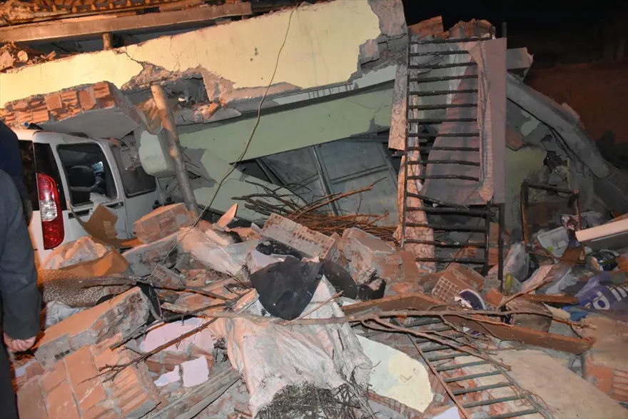 Elazığ'da 6,8'lik deprem (Bölgeden son fotoğraflar) 35