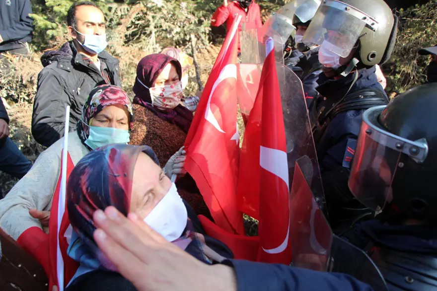 Bolu'da yaylada yıkım gerginliği 3