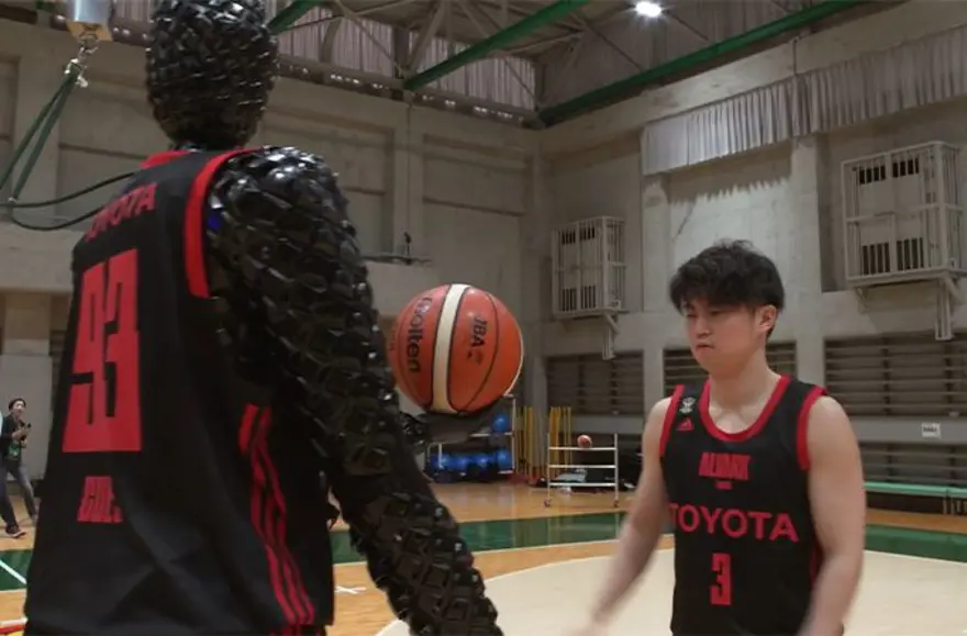 25 metreden isabetli atış: Basketbolcu robot dünya rekoru kırdı! 8