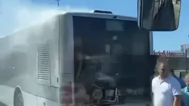 İstanbul'da metrobüste çıkan yangın söndürüldü