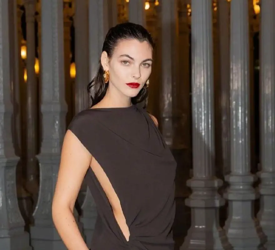 Leonardo DiCaprio'nun 23 yaş küçük sevgilisi Vittoria Ceretti sosyal medya pozlarıyla beğeni topladı Leonardo DiCaprio'nun 23 yaş küçük sevgilisi Vittoria Ceretti sosyal medya pozlarıyla beğeni topladı