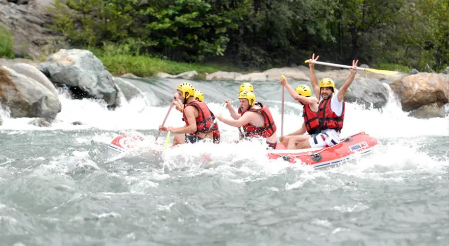 Karadenizli nineler rafting yaptı 5