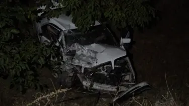 İşçi servisi ile otomobil çarpıştı: 13 yaralı